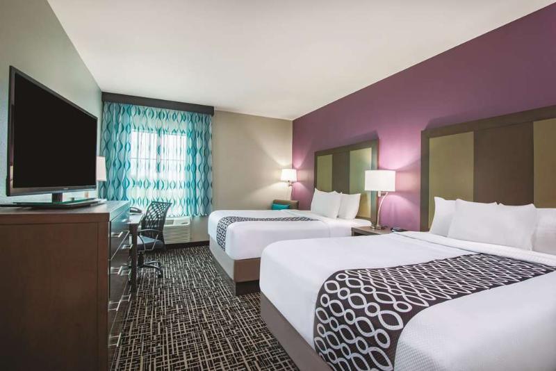 La Quinta By Wyndham York Hotel Bagian luar foto