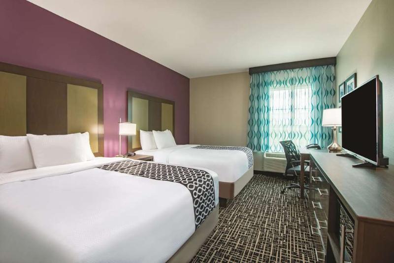 La Quinta By Wyndham York Hotel Bagian luar foto